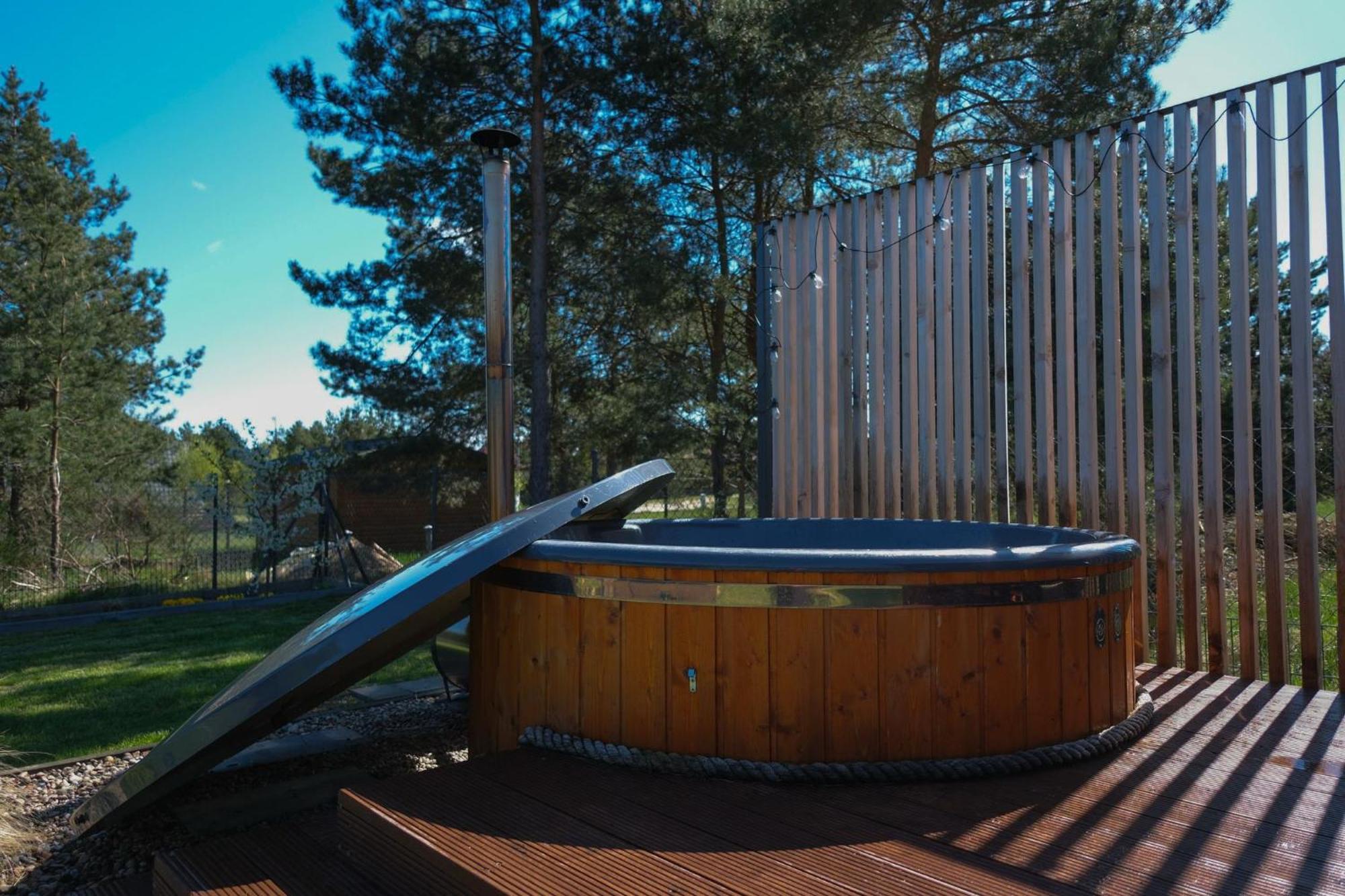 Westfalowachatka Domek Z Jacuzzi サシノ エクステリア 写真